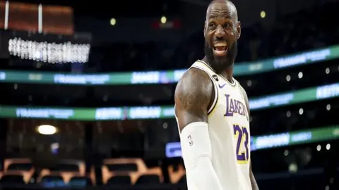 王楚钦获WTT重庆冠军赛男单金牌，开创佳绩